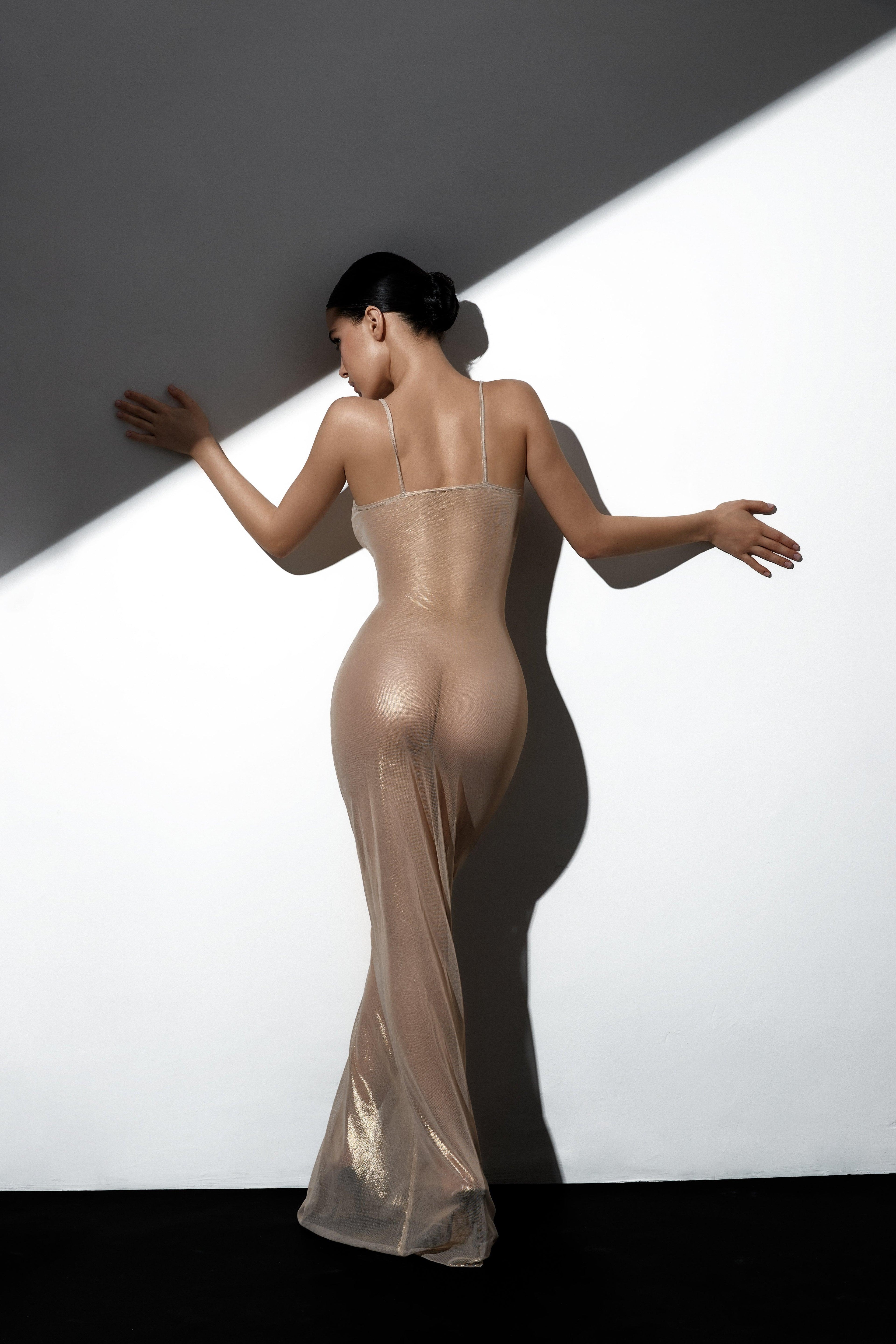 Elegant Black Maxi Dress in Shimmering silver Mesh